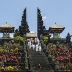 Wisata Budaya di Bali: Mengunjungi Pura dan Tradisi Unik Pulau Dewata